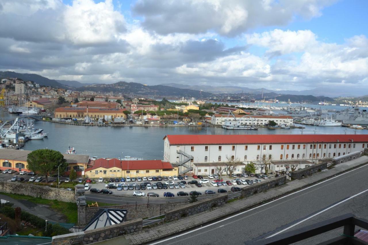 Mare Nostrum La Spezia Buitenkant foto